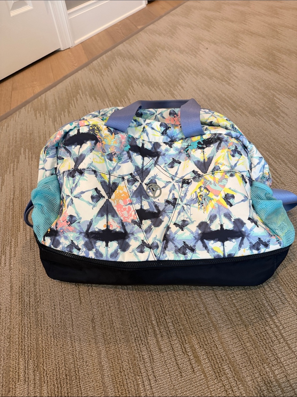 Lululemon Iviva Weekender Bag